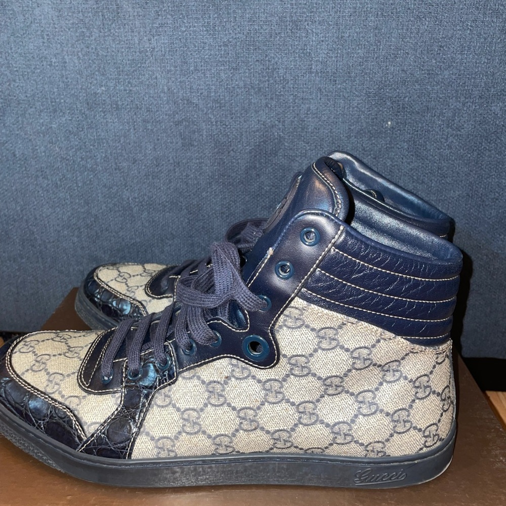Used men’s Gucci sneakers size 10